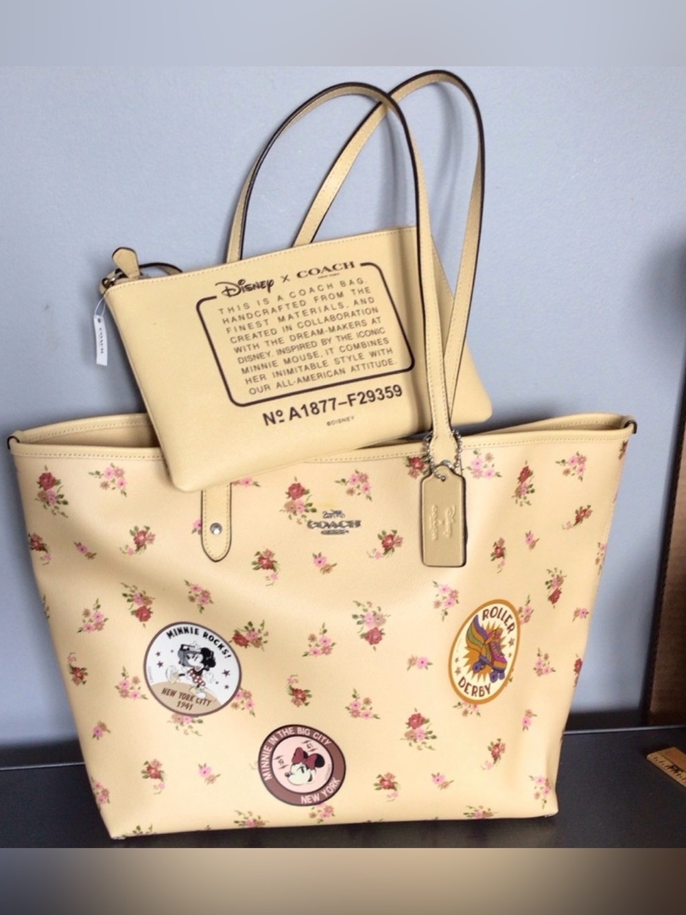 NWT Disney x Coach MinnieMouse FloralReversible City ToteMatchingPouchpaleyellow